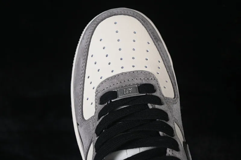 All categories Nk Air Force 1 Air Force series Nk Air Force 1 Low Air Force low-top Nike Air Force 1'07 Low Violent Bear joint black and gray stitching Air Force 1 low-top casual sneakers XD9314-611
